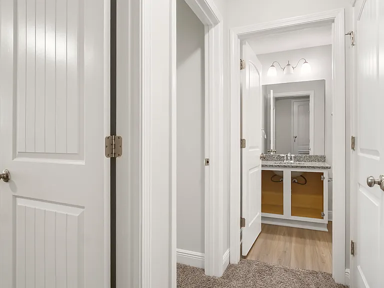 1881 Pointe Dr — Photo 20