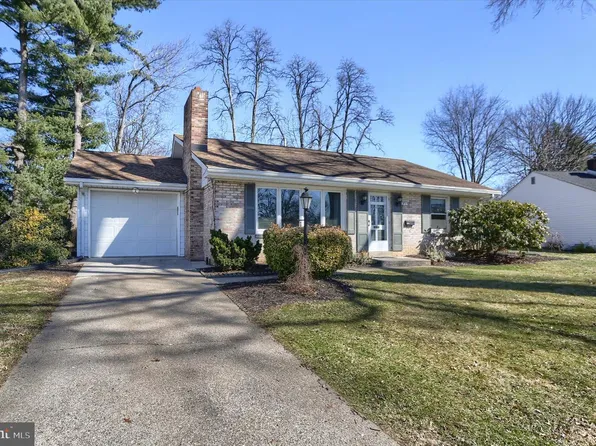 5 Round Hill Rd, Camp Hill, PA 17011