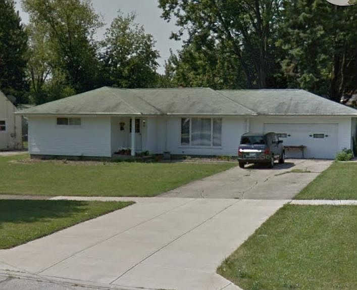 1st image of 695 Shakespeare Dr