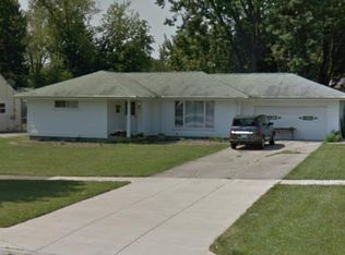 695 Shakespeare Dr, Berea, OH 44017