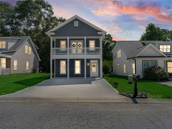 111 Crown Ct, Williamston, SC 29697