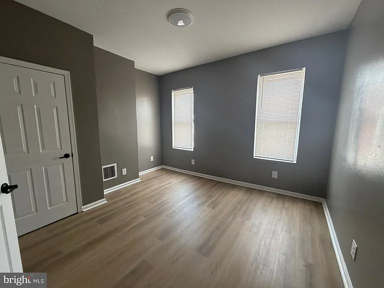 2262 N Cleveland St — Photo 9