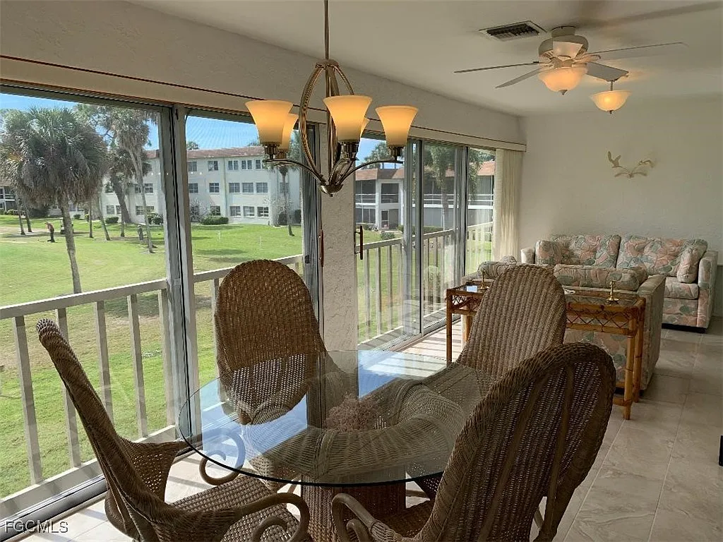 2 bed, 2.0 bath, 1378 sqft, $2,200 — Photo 4