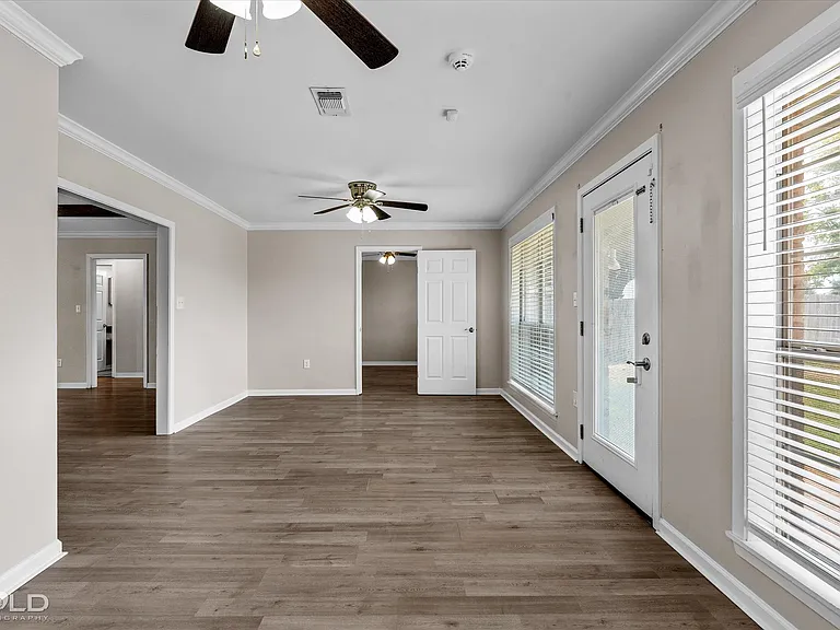 5318 Foxglove Dr — Photo 13