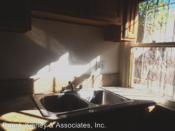 5th image of 16 Esperanza Ave