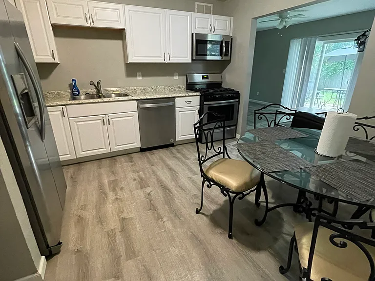 403 Alden Dr — Photo 8