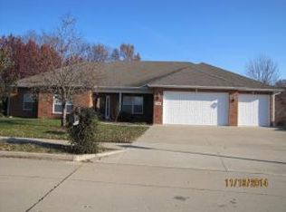 2704 Wooded Creek Dr, Columbia, MO 65203