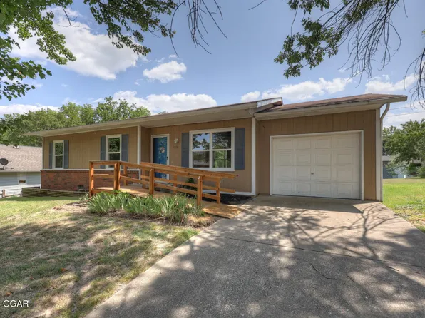 1308 Kimberly Ln, Carthage, MO 64836