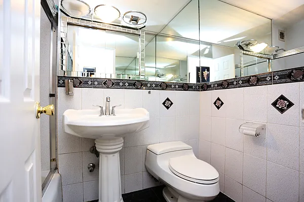 Sold by Keller Williams Realty Landmark II | media 14