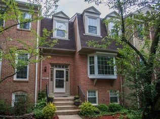 10417 Carriagepark Ct, Fairfax, VA 22032