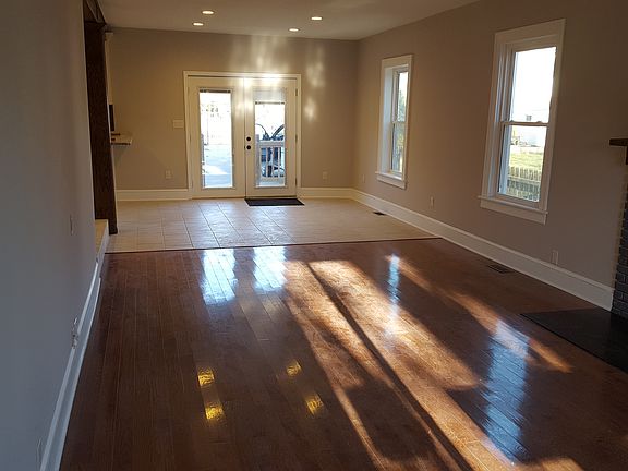 5th image of 126 James St