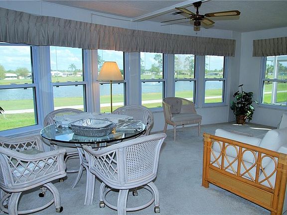 3rd image of 326 Nicklaus Blvd