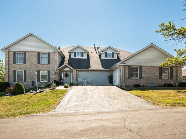 3214 Lake Ridge Dr, Dubuque, IA 52003