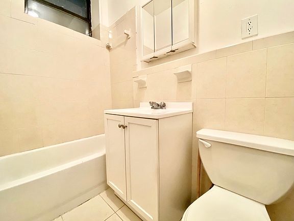 4th image of 230 W 123rd St #1