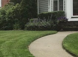 43 Oriole Dr, Andover, MA 01810