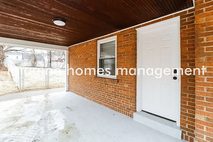 5545 Vogel Rd — Photo 10