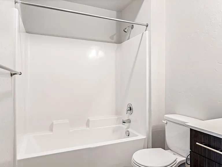 Quail Point Apartments — Photo 31
