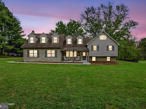 2nd image of 203 Northbank Rd