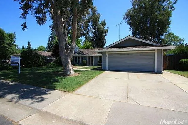 102 Gallagher Ct photo 1