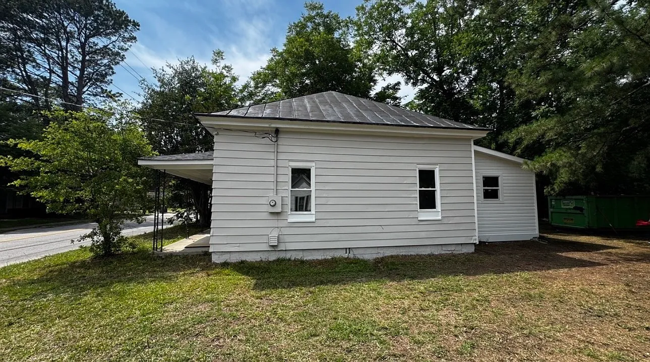 4 bed, 1104 sqft, $1,450 — Photo 2