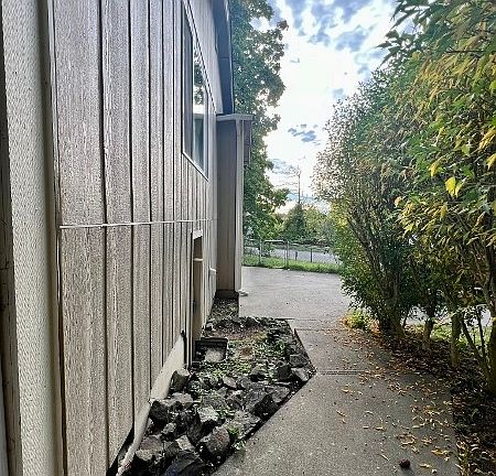 5th image of 230 Bethel St NE