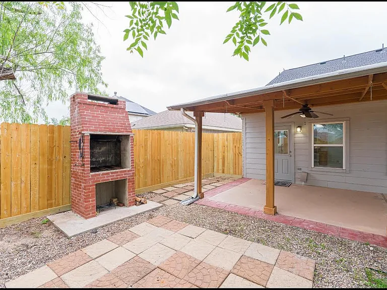 3223 Legends Creek Dr — Photo 21