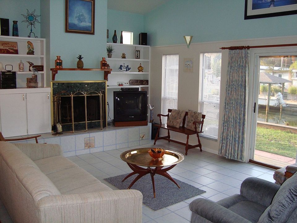 2nd image of 167 Charles St