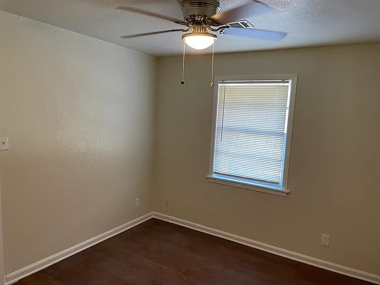 5504 Manor Rd — Photo 44