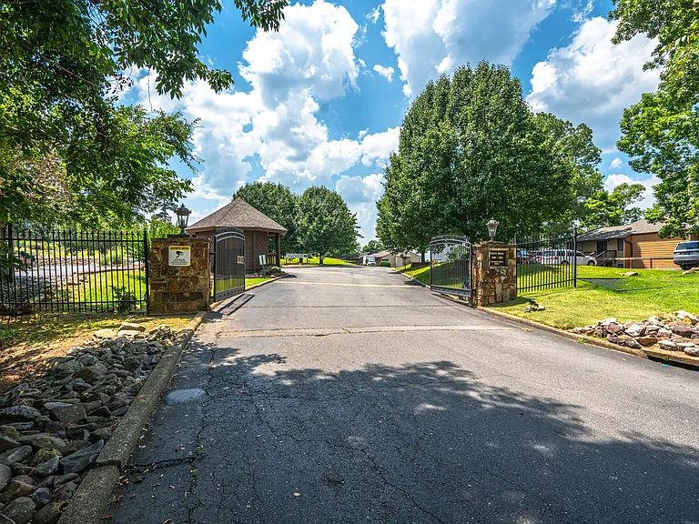 200 Hamilton Oaks Dr #A4 — Photo 16