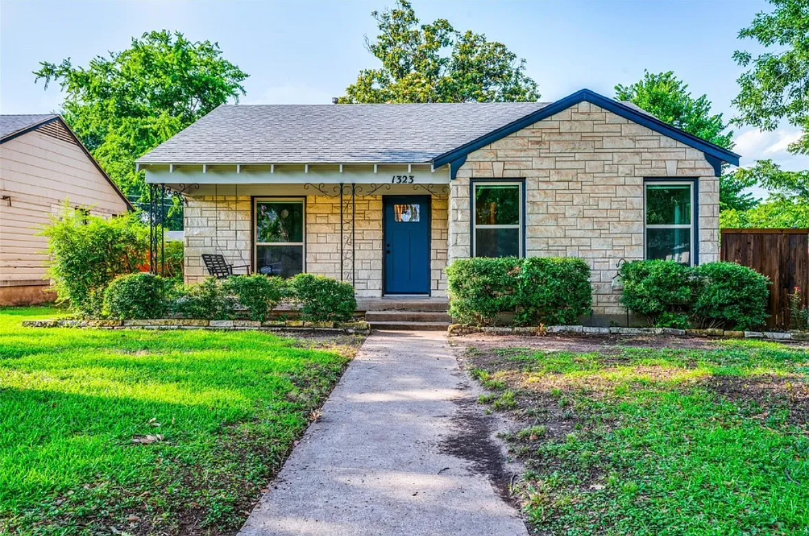 3 bed, 1230 sqft, $2,180 — Photo 1