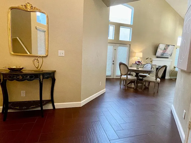 1147 E Amberwood Dr — Photo 6