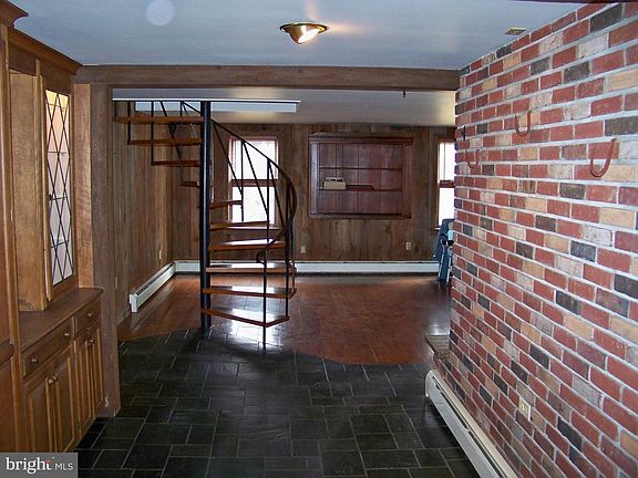 5th image of 1222 Georgetown Rd