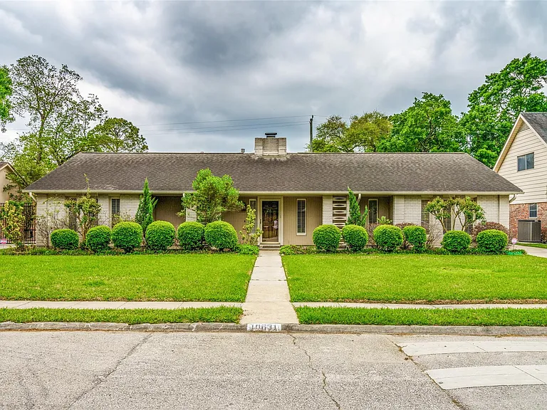 10631 Del Monte Dr — Photo 1