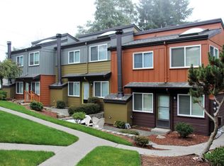 800 SW 156th St #5, Seattle, WA 98166