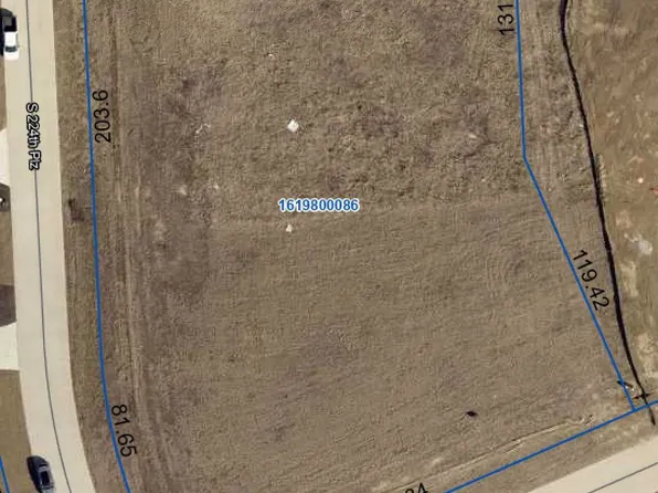 22322 O Plz, Elkhorn, NE 68022