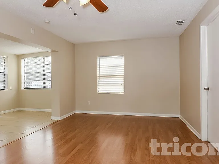 10014 N Oklawaha Ave — Photo 7