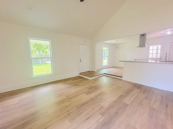 5th image of 17235 Terrance Ave