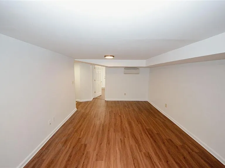895 Durant Pl NE — Photo 23