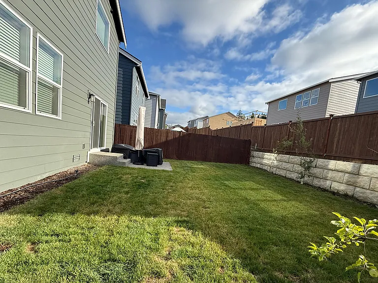 2217 Trailside Dr NE — Photo 25