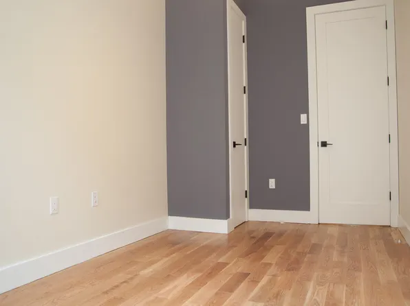 1426 De Kalb Avenue image 16 of 40