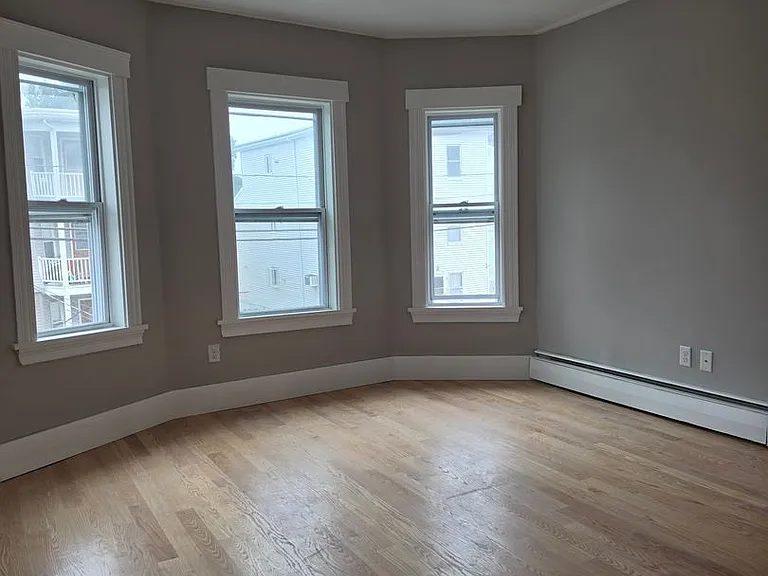 17 Warren St — Photo 11