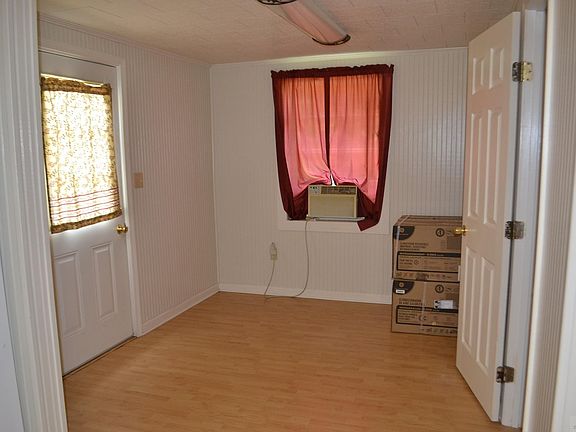 4th image of 119 E 117th St