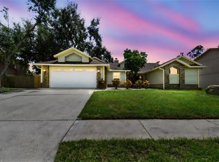811 Bluegrass Ln, Brandon, FL 33510