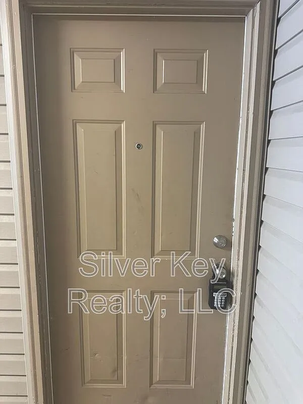 Building Photo - 220 Willow Creek Dr #4