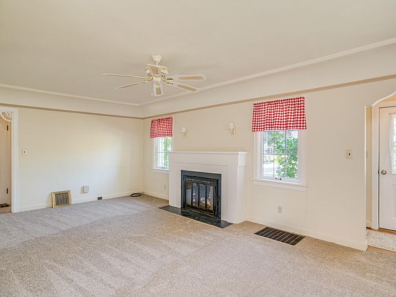 5th image of 123 N Franklin Ave
