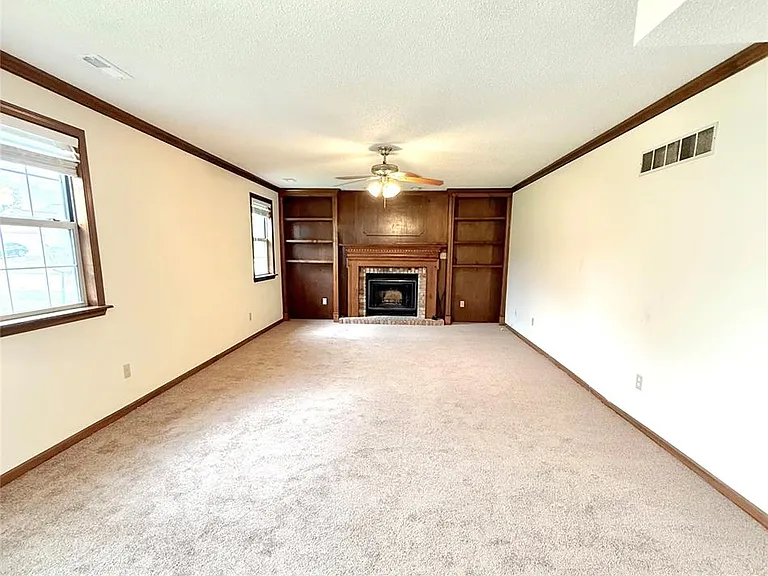 3239 Fielding Ln — Photo 2