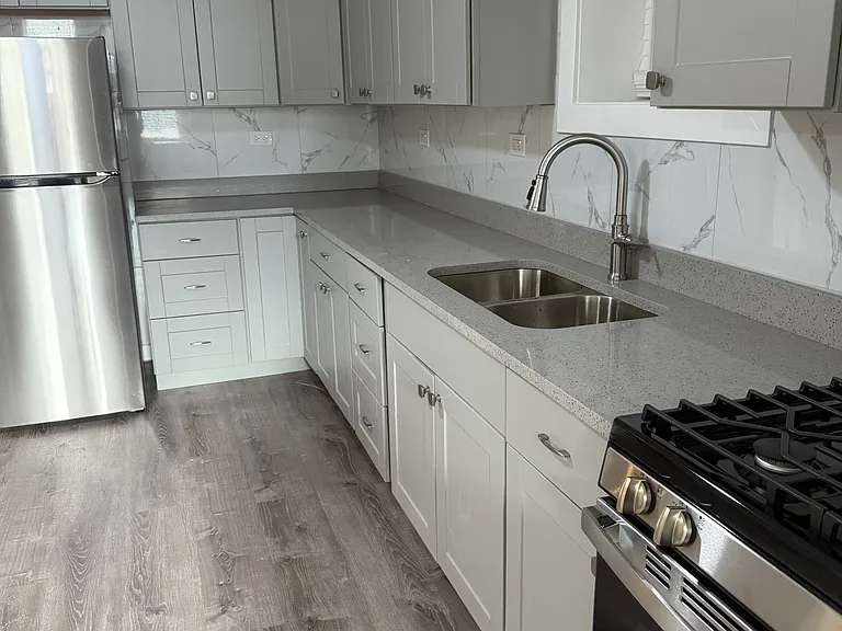 3127 S Union Ave #1 — Photo 3
