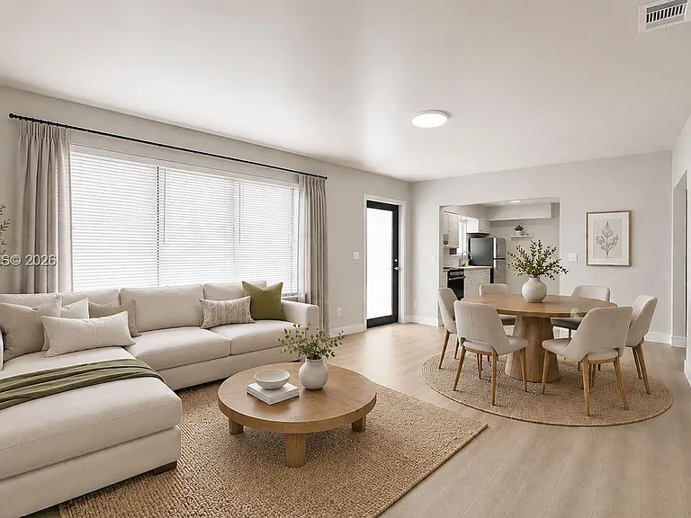 101 W 11th St #8 — Photo 10