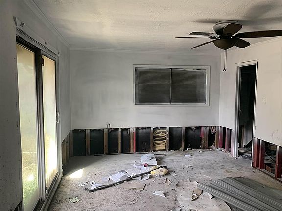 2nd image of 402 W Pineshadows Dr