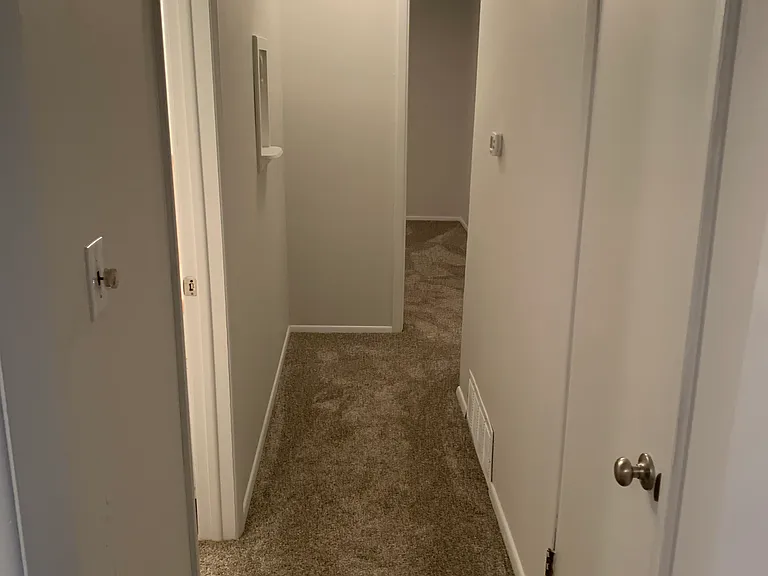 2201 W Parkview Ave — Photo 4